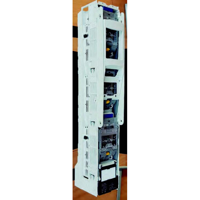 438.73.10.02.00E8-C Вимикач під запобіжник BTVC-DT+ 800V AC NH3 400A M12