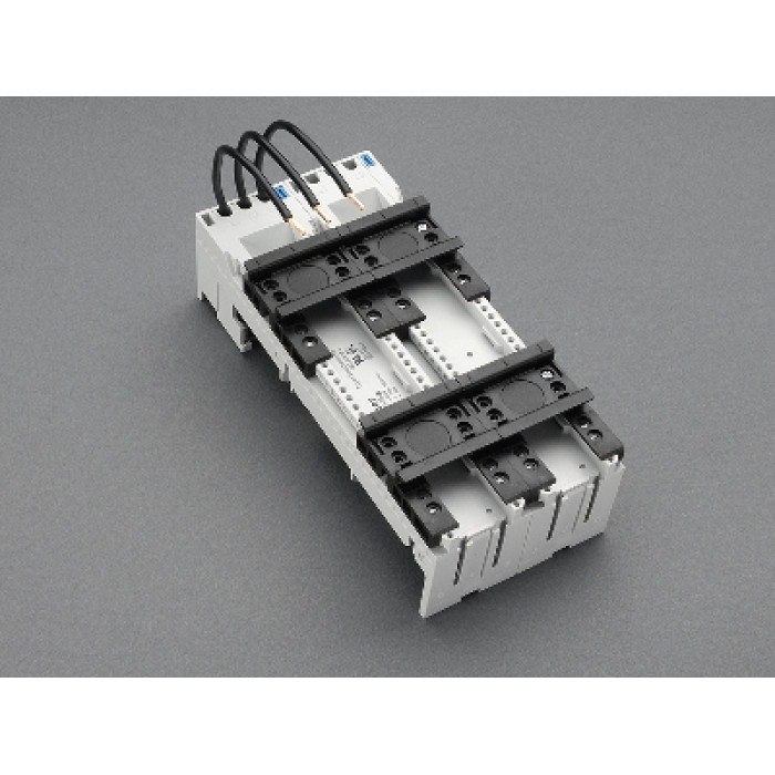 32440 Адаптер EEC 16 A, 60 мм система, 2 DIN-рейки 90х200 мм (PKZM0, Siemens S00, Telemecanique GV2)