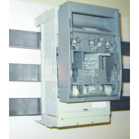 432.22.01.06.00E8 Вимикач під запобіжник горизонтальні BTHC NH-00 160A M8 на шину 60мм 800VAC